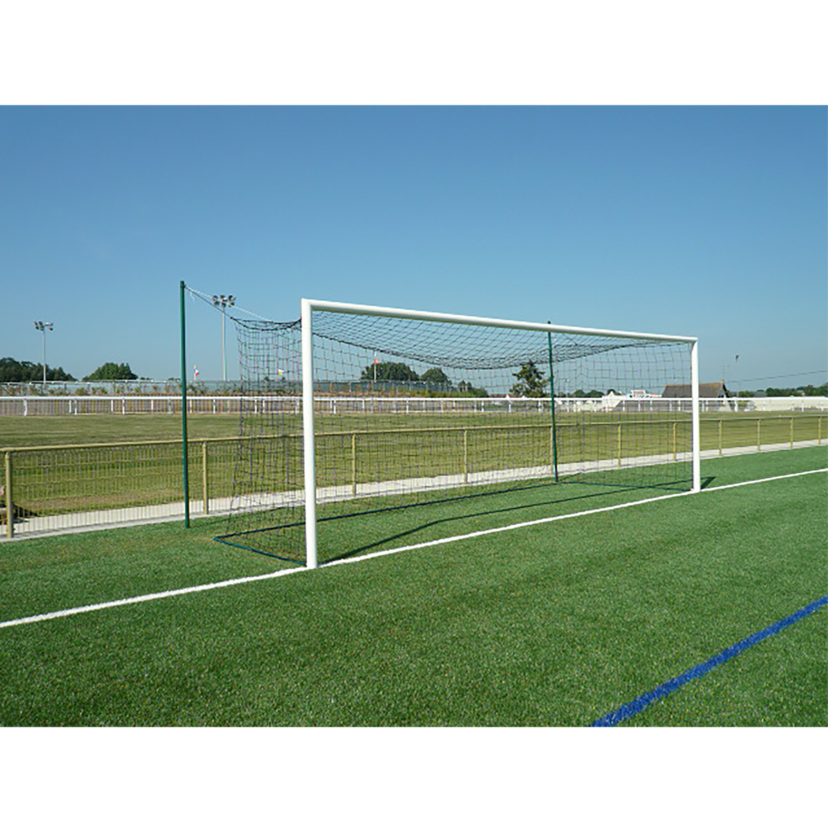 Buts à 11 à sceller aluminium diamètre 102 mm (la paire)-1