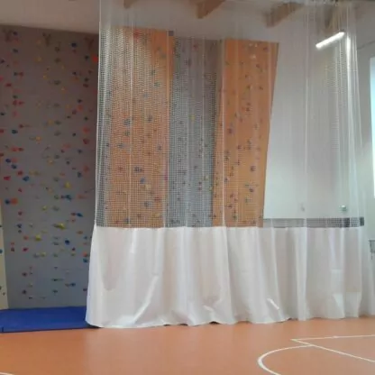 RIDEAU MIXTE – BACHE PVC / FILET - COULISSANT-1