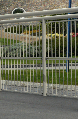 BUT MULTISPORTS LE BARREAUDÉ 3 x 2 m - SCELLEMENT DIRECT-1