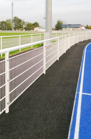 MAIN-COURANTE ALUMINIUM AVEC POTEAU ACIER DB-STOP Ø 60 mm - H.1,10 m-1