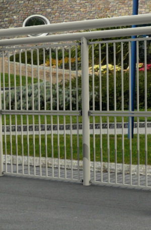 BUT MULTISPORTS LE BARREAUDÉ 3 x 2 m - SCELLEMENT PLATINES-1